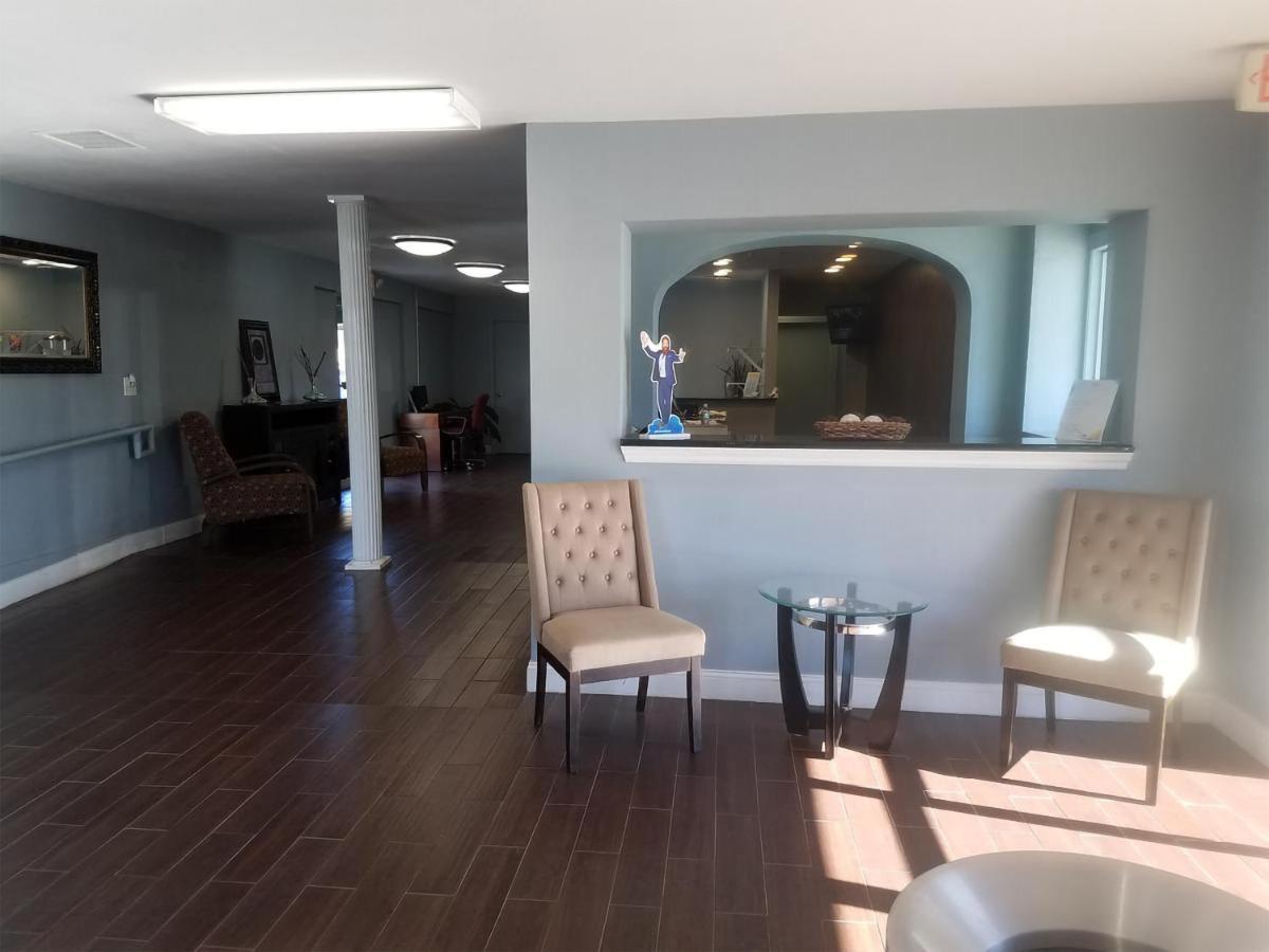 Sky-Palace Inn & Suites Wichita East Εξωτερικό φωτογραφία