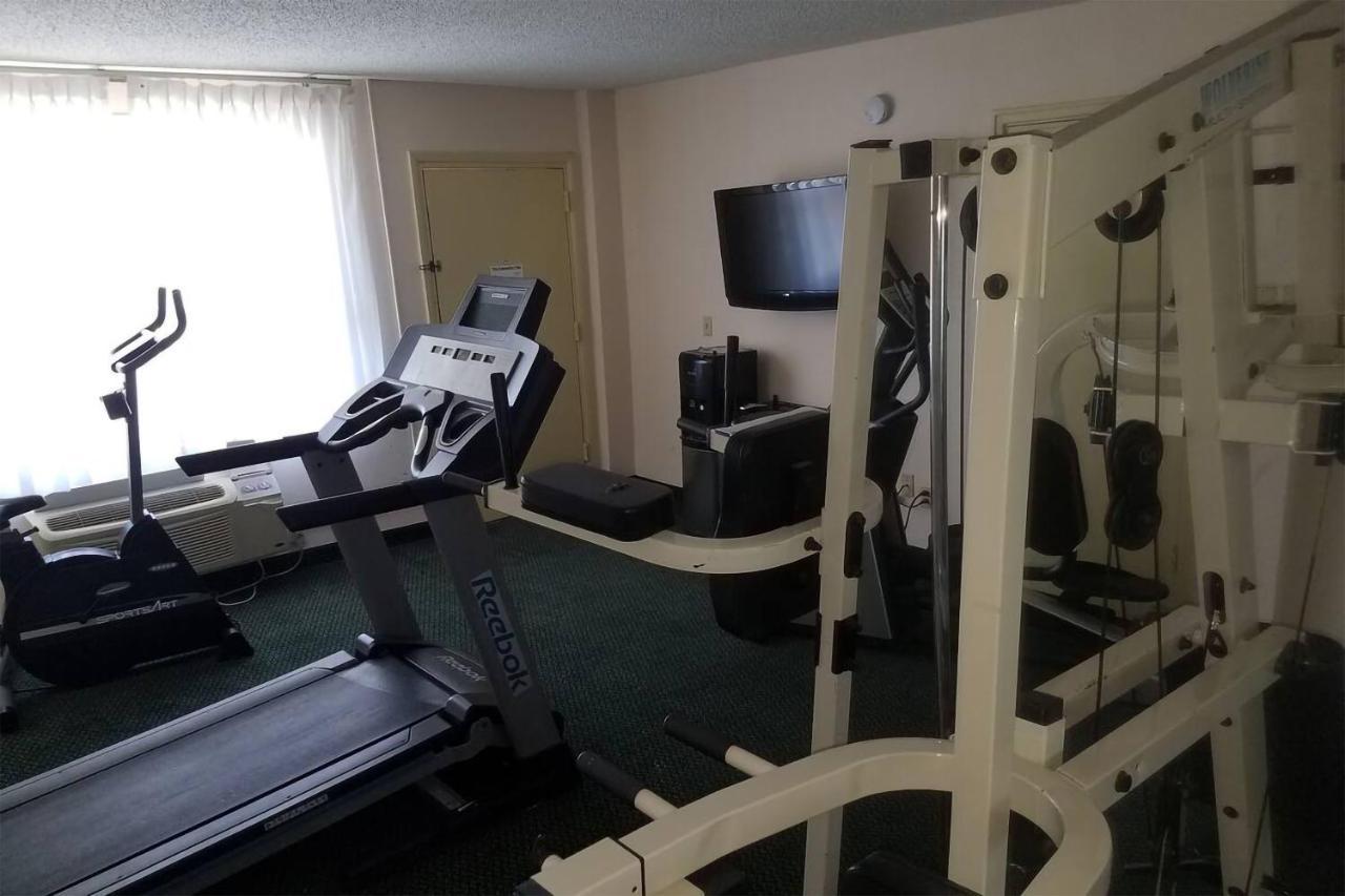 Sky-Palace Inn & Suites Wichita East Εξωτερικό φωτογραφία