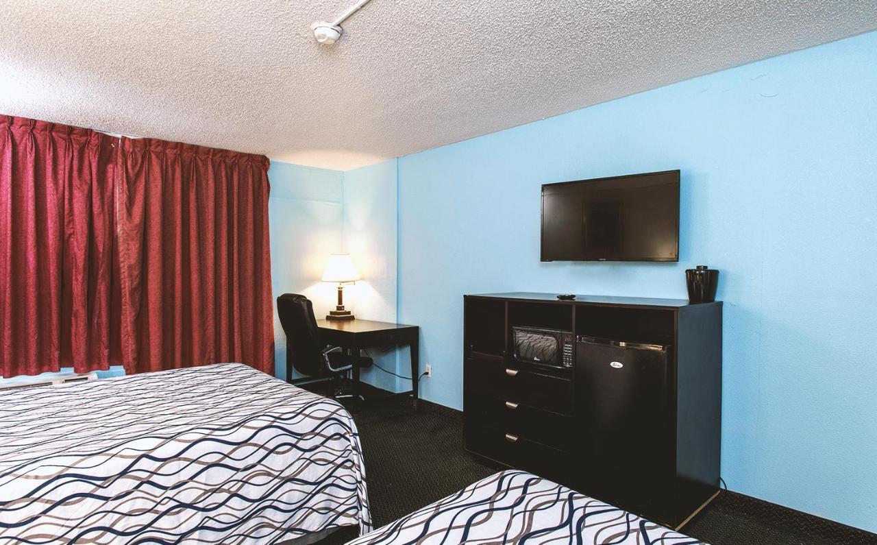 Sky-Palace Inn & Suites Wichita East Εξωτερικό φωτογραφία