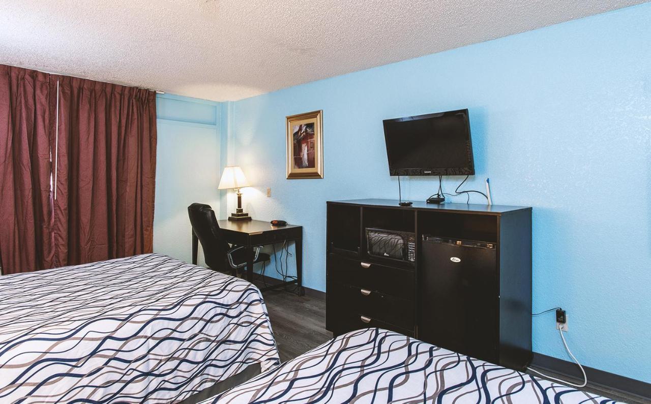 Sky-Palace Inn & Suites Wichita East Εξωτερικό φωτογραφία