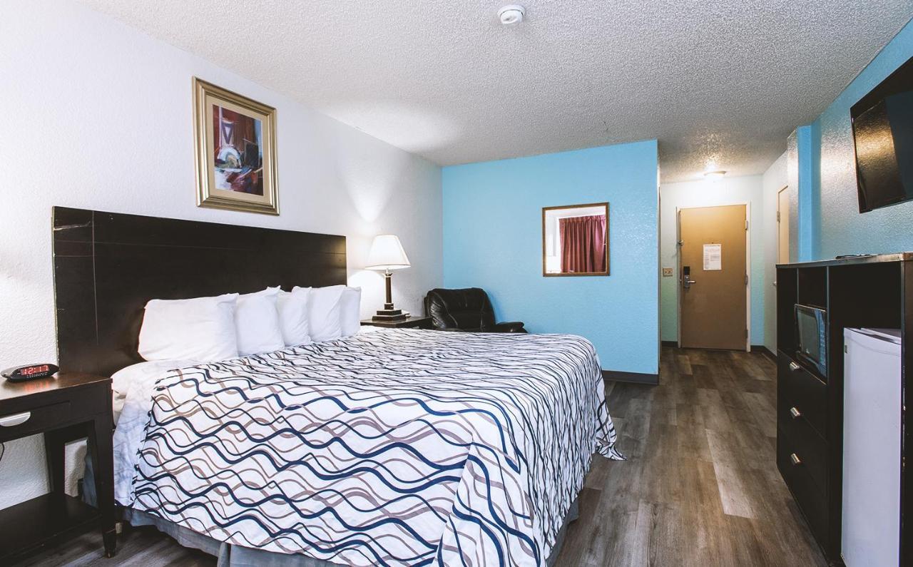 Sky-Palace Inn & Suites Wichita East Εξωτερικό φωτογραφία